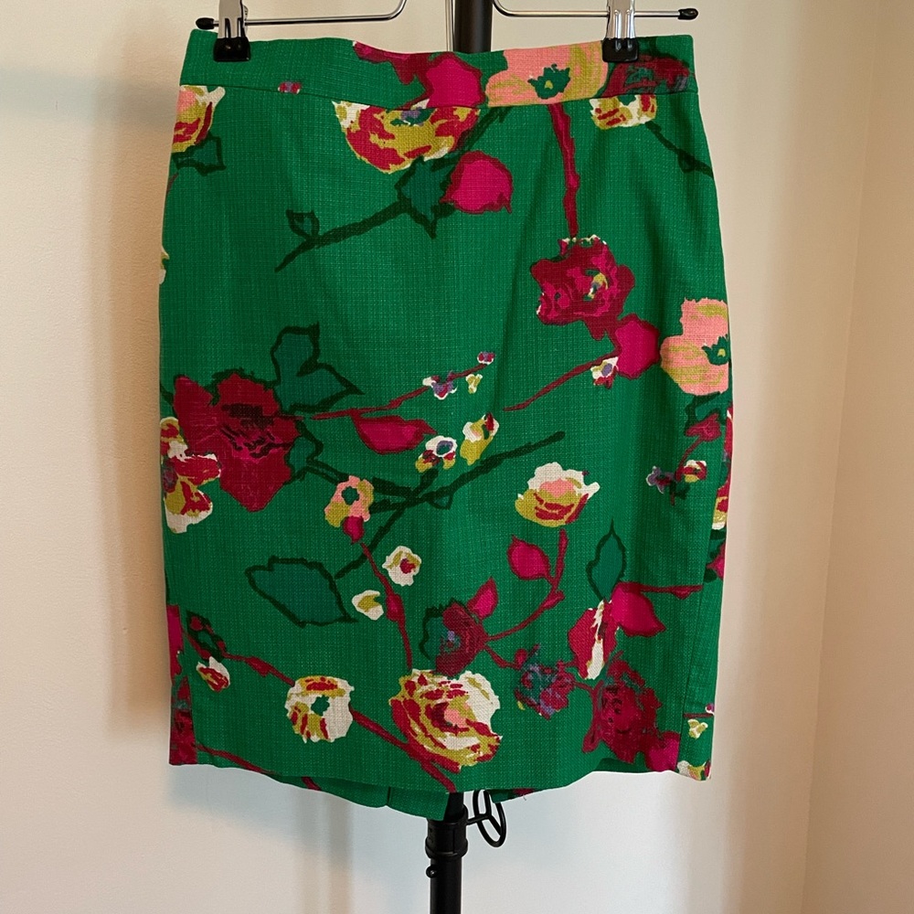 J CREW pencil skirt in size 00